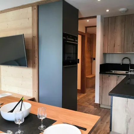 Magnifique Moderne A Pour 4 Pers Avec Wifi Et Parking - Fr-1-545-9 * Val Thorens