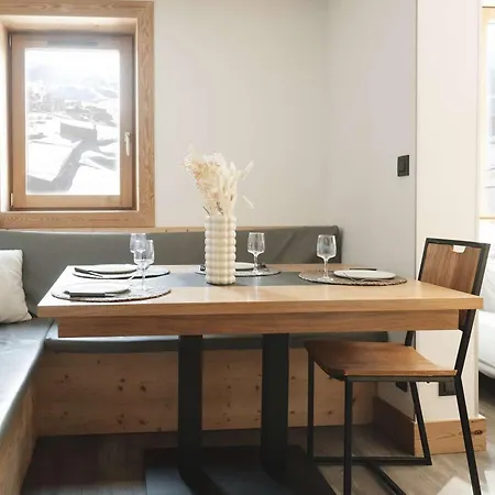 Magnifique Moderne A Pour 4 Pers Avec Wifi Et Parking - Fr-1-545-9 Val Thorens